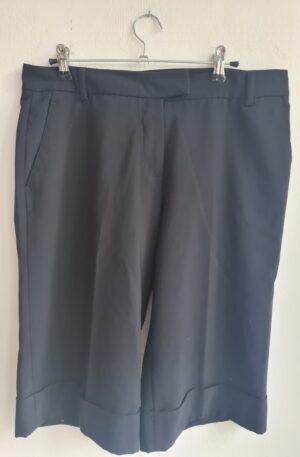 Bermudas noir LAURA CLÉMENT plis marqués et revers- T.40