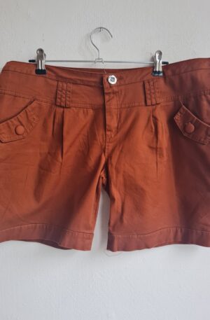 Short marron boutons - T.42
